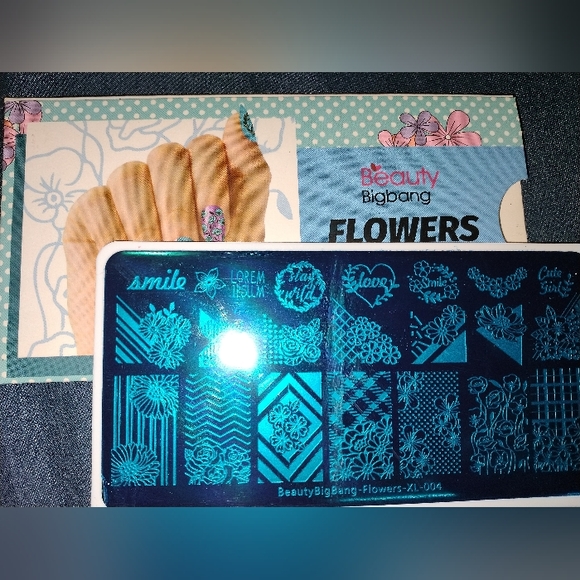 8 Nail Stamping Templates - Picture 5 of 8